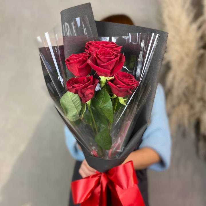 5 роз ред наоми в Комсомольске-на-Амуре