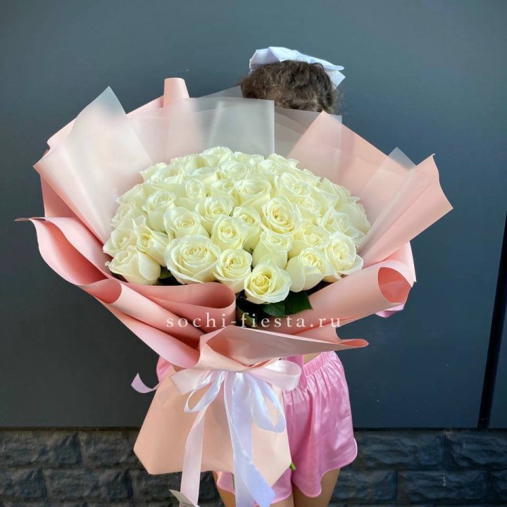 35 белых роз в Комсомольске-на-Амуре