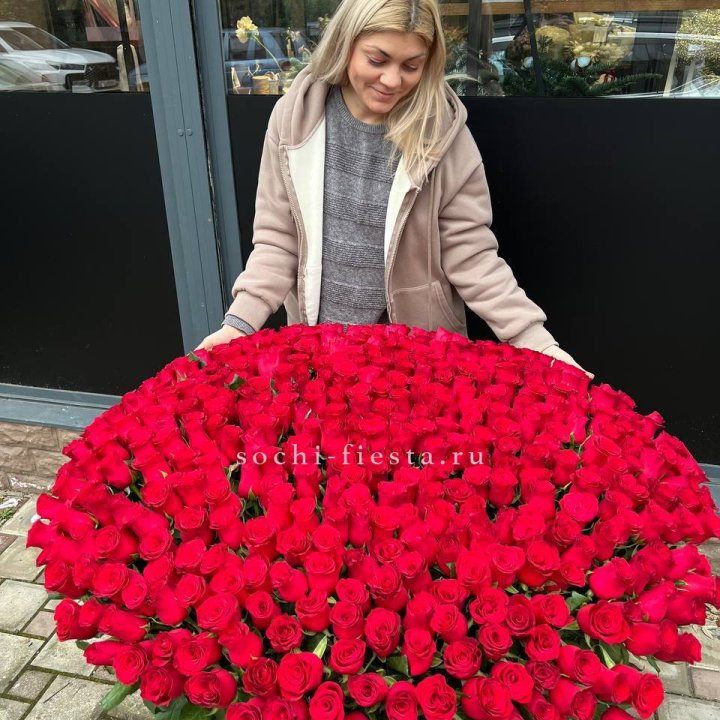 501 красная роза в корзине в Комсомольске-на-Амуре