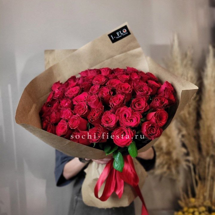 63 красных роз вайт в Комсомольске-на-Амуре