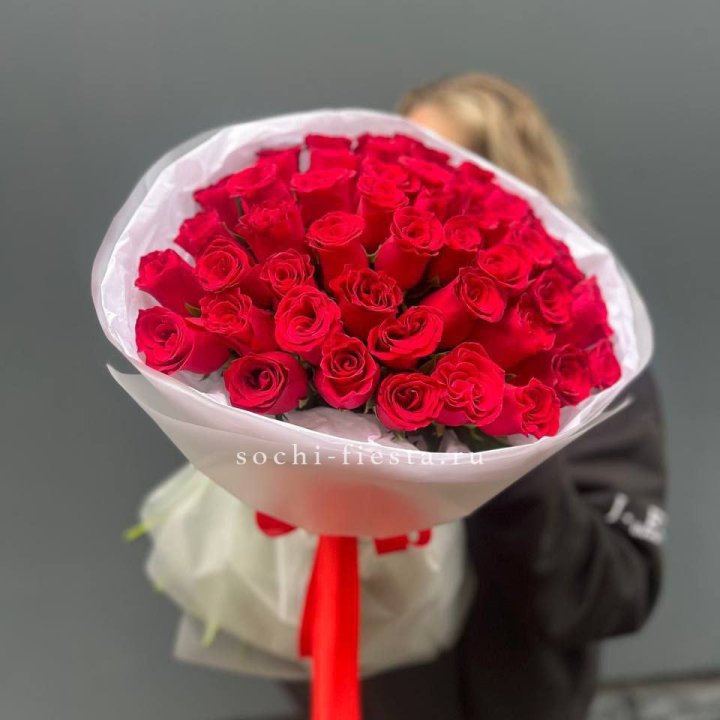 55 красных роз "Амелия" в Комсомольске-на-Амуре