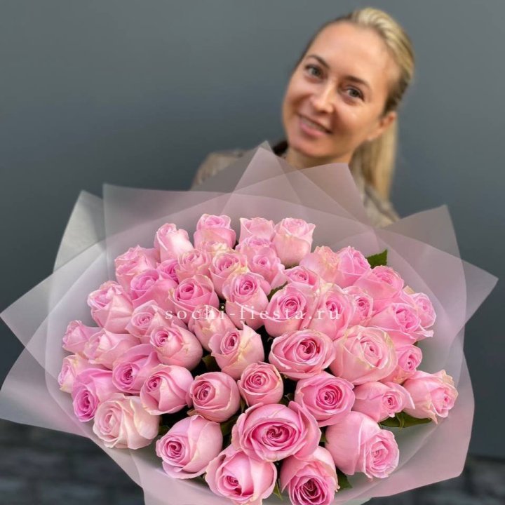 51 розовая роза в Комсомольске-на-Амуре