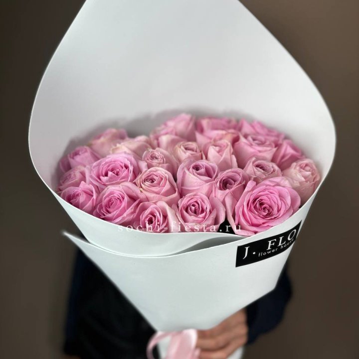 25 розовых роз в Комсомольске-на-Амуре