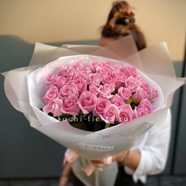 Букет розовых роз  в Комсомольске-на-Амуре