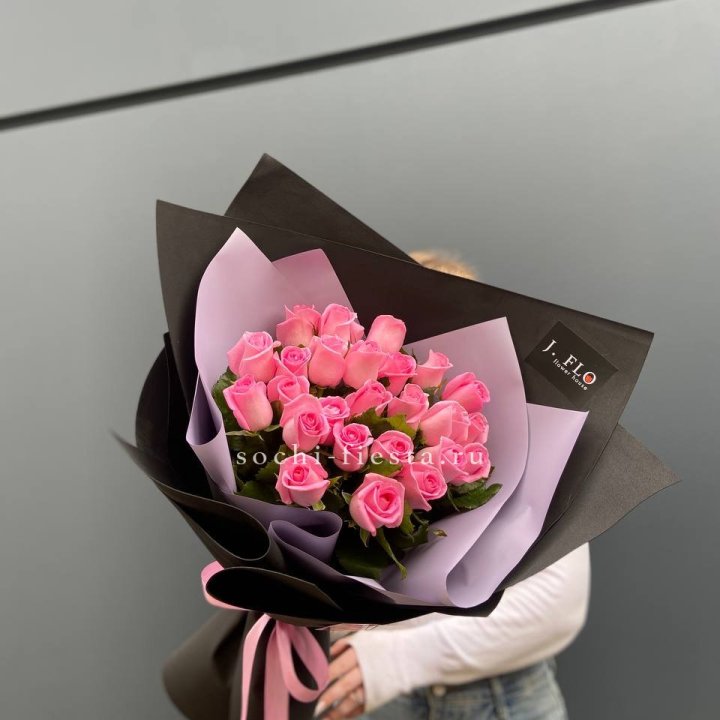 19 розовых роз  в Комсомольске-на-Амуре
