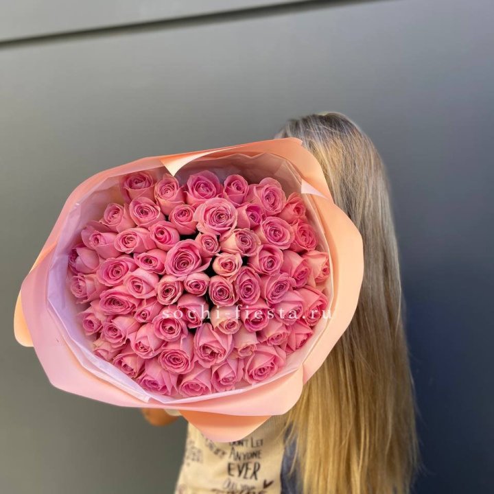 55 розовых роз в Комсомольске-на-Амуре