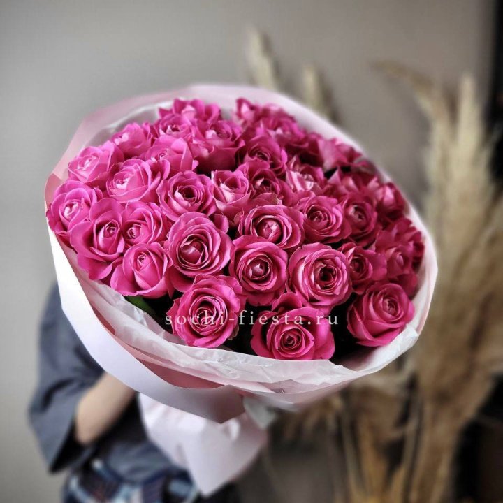 35 розовых роз  в Комсомольске-на-Амуре