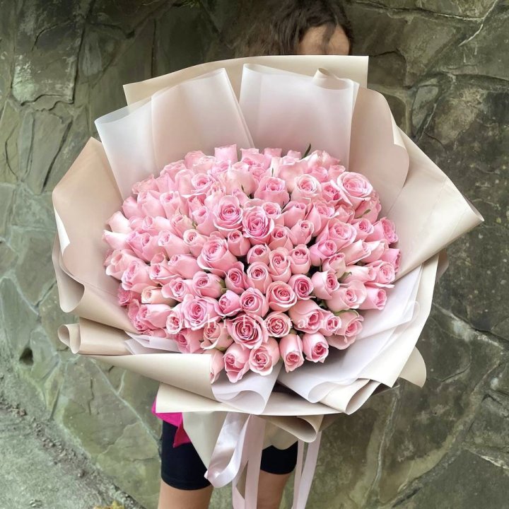 101 нежно-розовая роза Каролина  в Комсомольске-на-Амуре