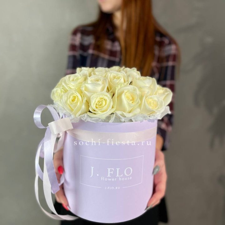 25 роз в цилиндре  в Комсомольске-на-Амуре