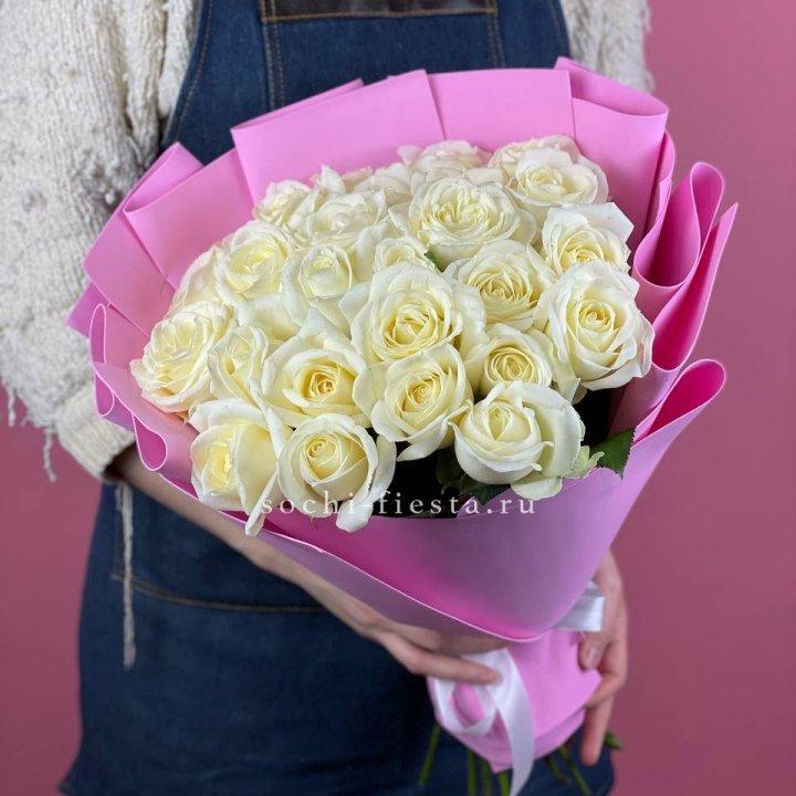 25 белых роз в Комсомольске-на-Амуре