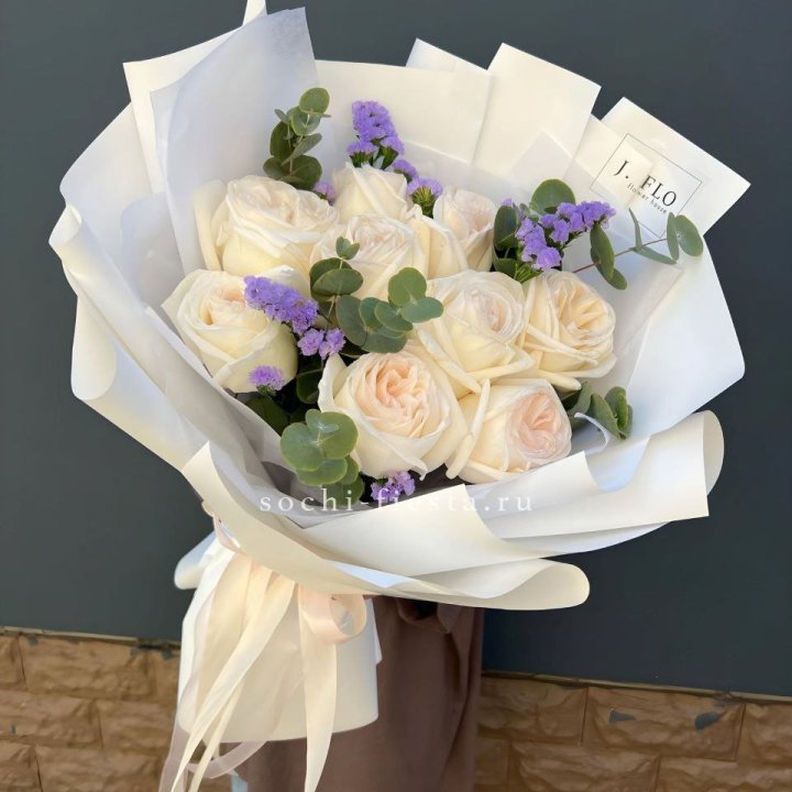 Букет из роз Вайт охара в Комсомольске-на-Амуре