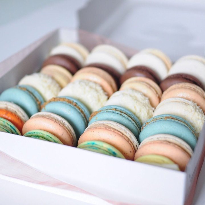 Коробка макаронс 25 шт. в Комсомольске-на-Амуре