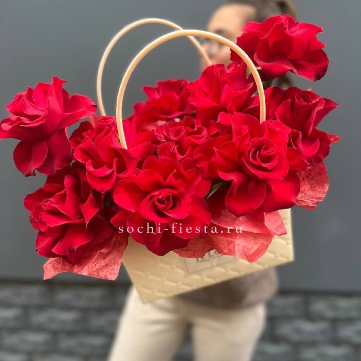 Французские розы в сумочке в Комсомольске-на-Амуре