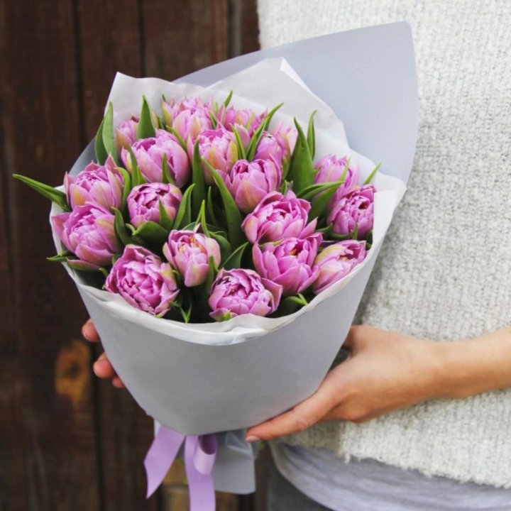 Букет пионовидных тюльпанов в Комсомольске-на-Амуре