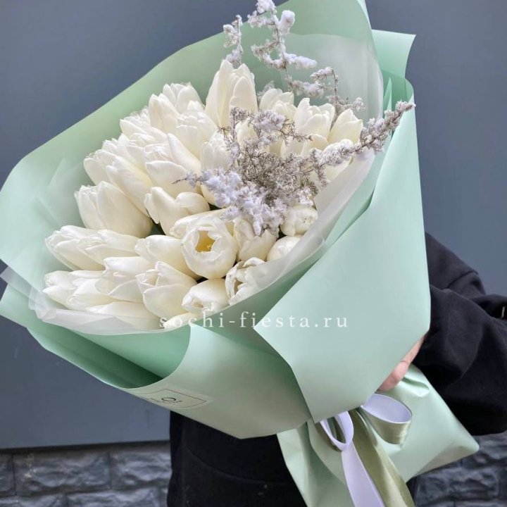 Букет белых тюльпанов "Бьянко" в Комсомольске-на-Амуре