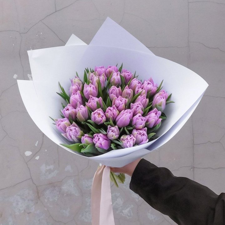 35 сиреневых тюльпанов в Комсомольске-на-Амуре