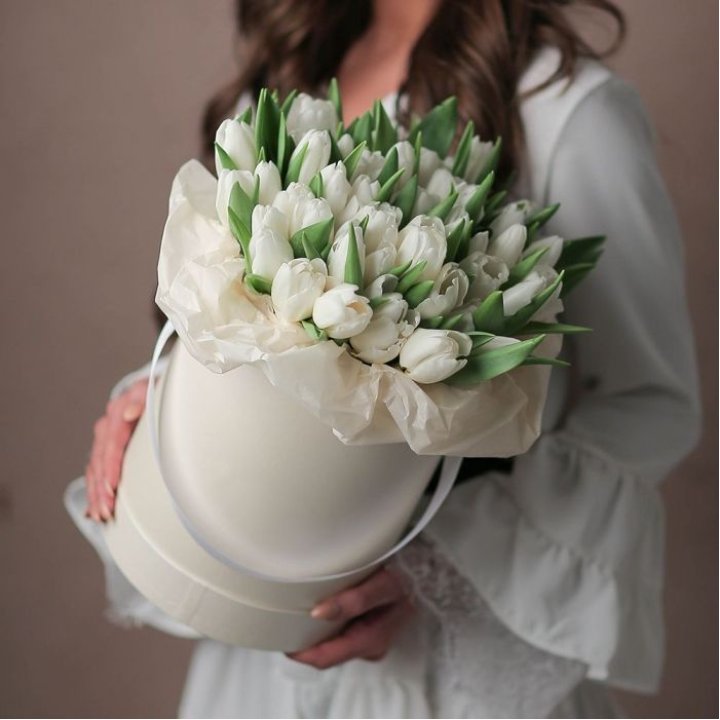 Тюльпаны в цилиндре  в Комсомольске-на-Амуре