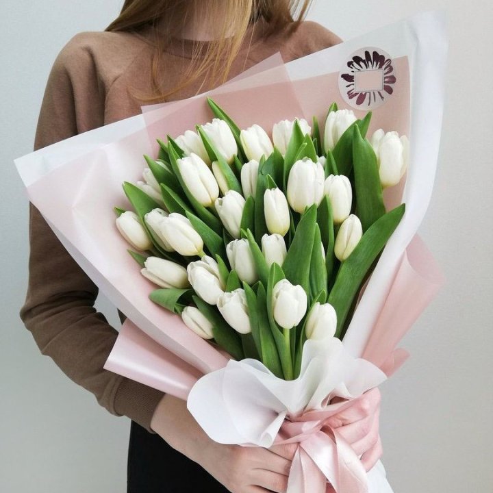 Букет белых тюльпанов "Моника" в Комсомольске-на-Амуре